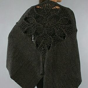 🌼 Free People Poncho Shawn Crochet Back Open Font